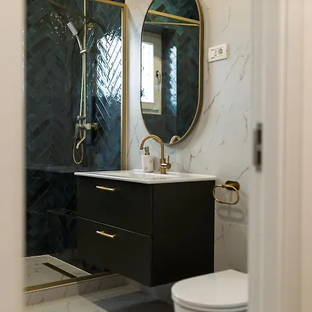 Old Town View & Balcony בראשוב