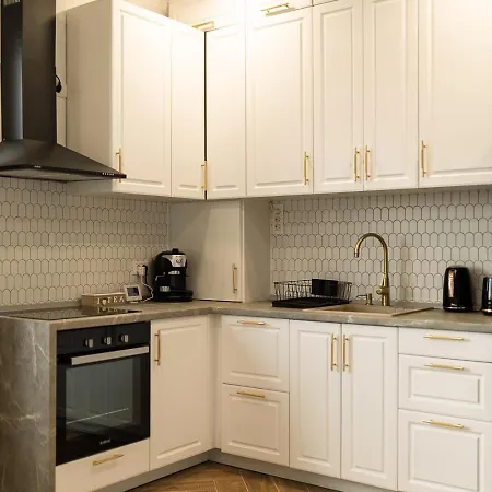 Old Town View & Balcony דירה בראשוב