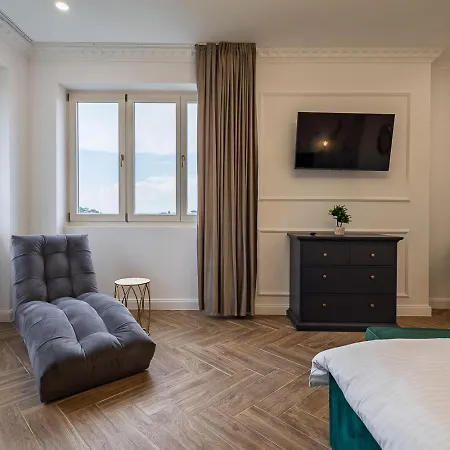 Old Town View & Balcony *