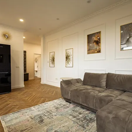 Old Town View & Balcony Apartments Mm Host *