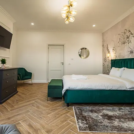 Old Town View & Balcony