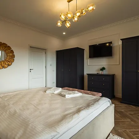 Old Town View & Balcony Apartments Mm Host * Brasov