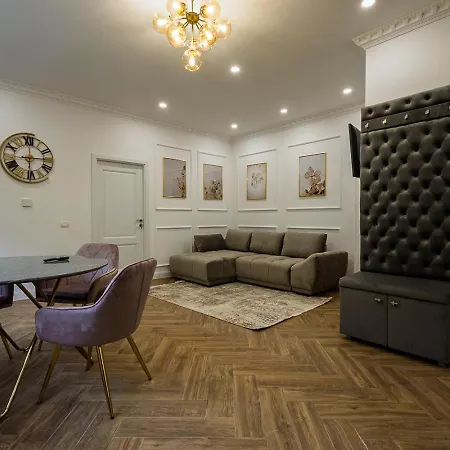 Old Town View & Balcony