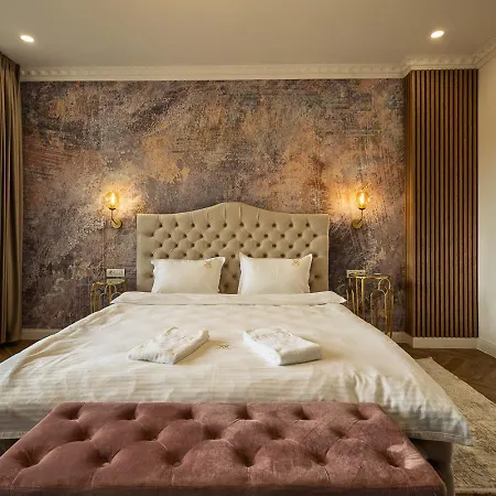 Old Town View & Balcony * בראשוב