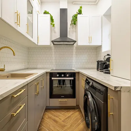 Old Town View & Balcony דירה