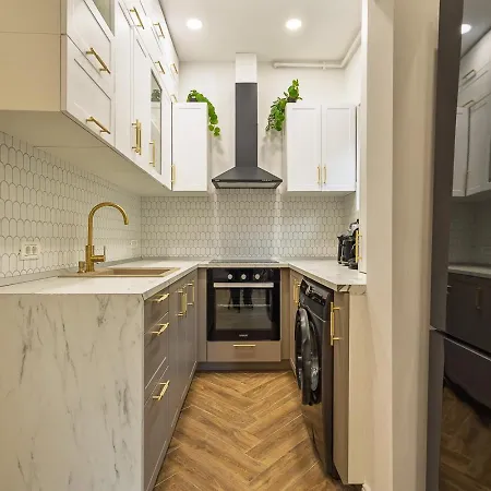 Old Town View & Balcony *