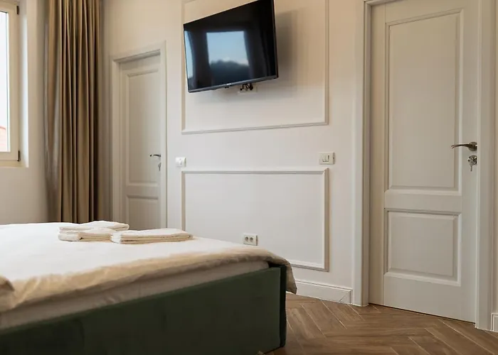 Old Town View & Balcony *