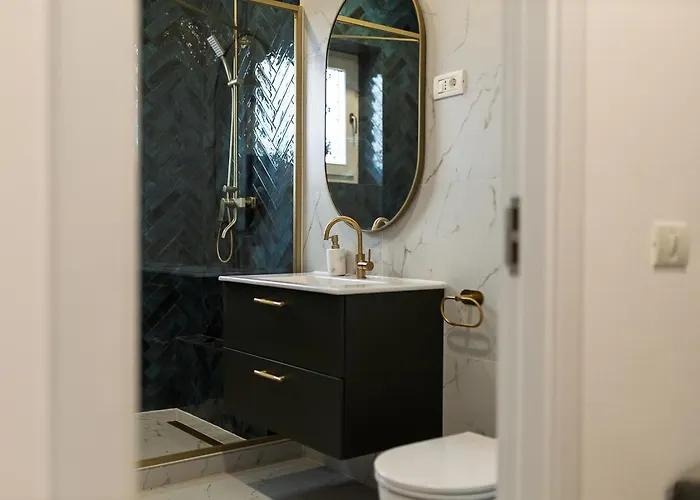 Old Town View & Balcony Брашов