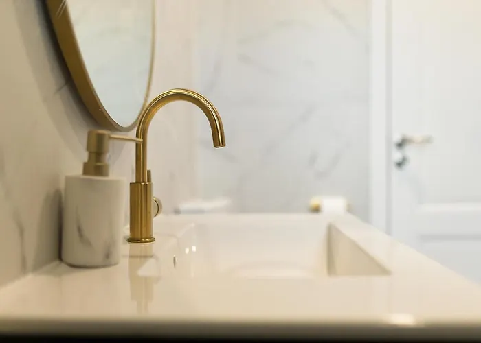 Old Town View & Balcony * 布拉索夫