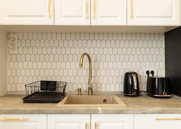 Old Town View & Balcony * 布拉索夫