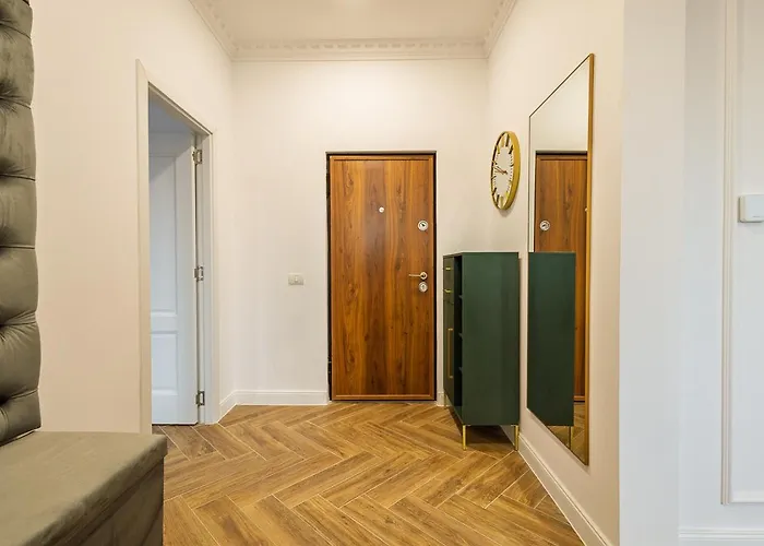 Old Town View & Balcony Апартаменти Брашов