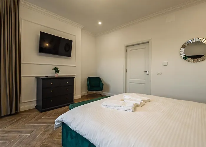 Old Town View & Balcony * 布拉索夫