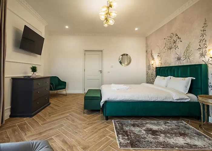 Old Town View & Balcony