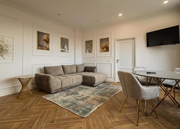 Old Town View & Balcony Апартаменти *