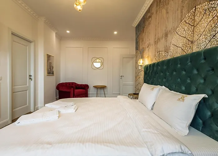 Old Town View & Balcony