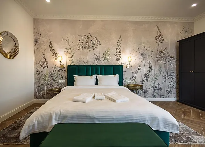 Old Town View & Balcony * 布拉索夫