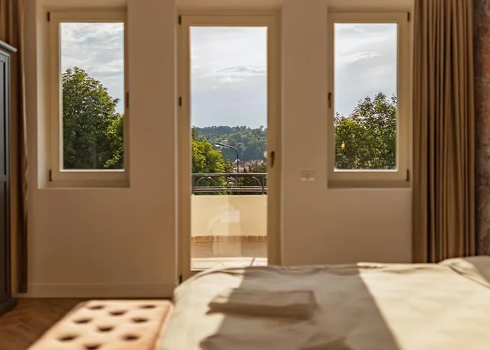 Old Town View & Balcony Брашов